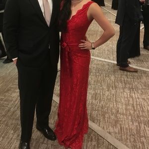 Windsor Long Red Lace Formal Dress